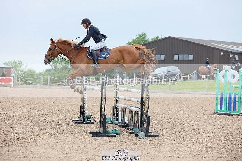 250524-130435-04901 - Cls 15 Snr Fox 1st Rnd