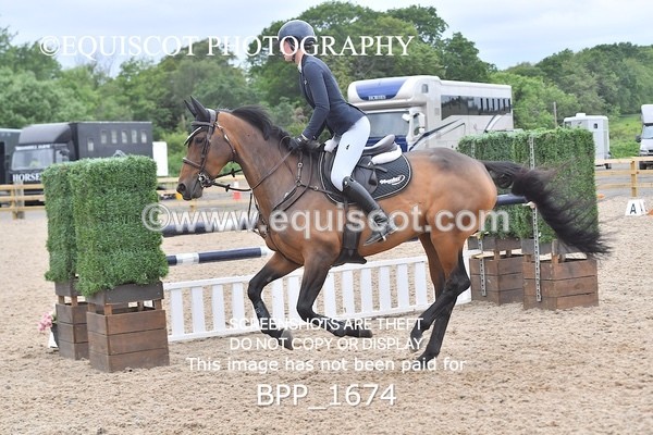 BPP_1674 - FRI CLASS 4 Senior Newcomers/ 1.10m Open