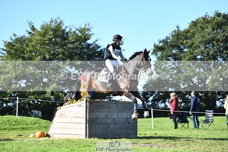 231022-112620-26218 - 251-JE.SUIS.MARVELOUS.WB-Emma.Collins-XC