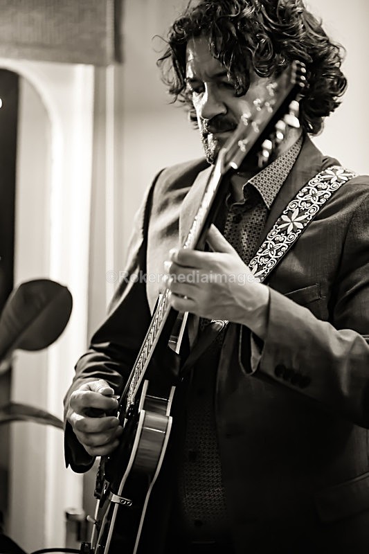  - TOM & SIMON GARDNER PLAY BROTHERS CANDOLI