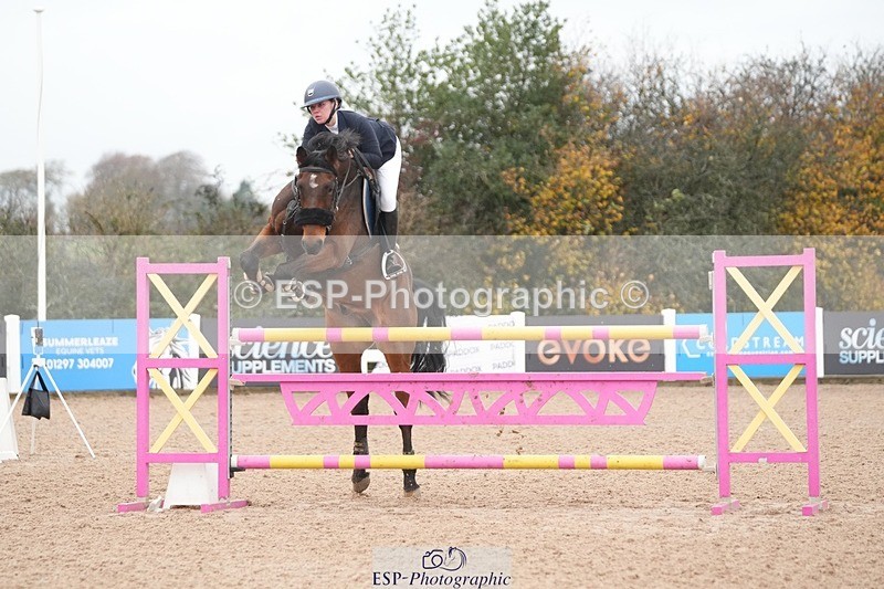 251107-132417-01142 - Cls 6 Foxhunter and 1.20m Open
