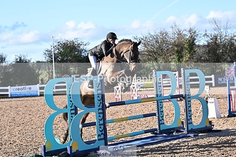 251203-124509-00520 - Cls 4 Newcomers and 1.10m Open