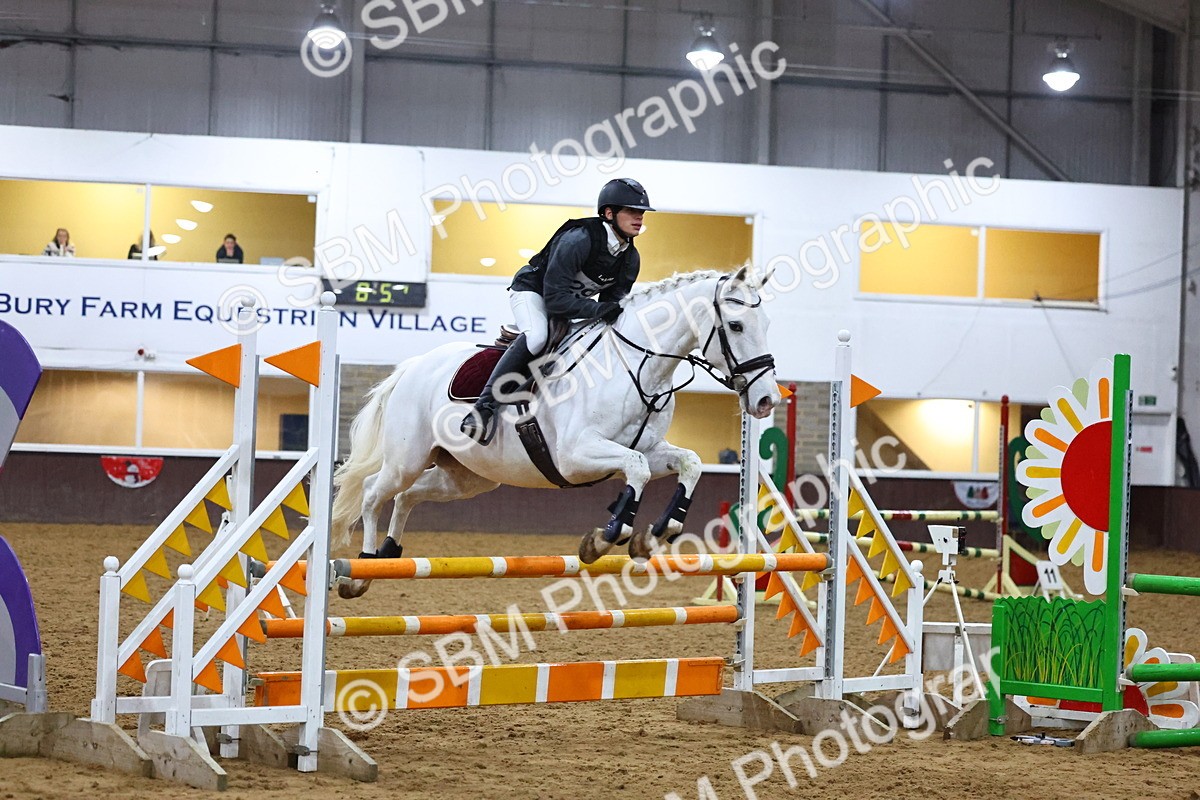 SBM_002861 - Class 6 - Holly & Ivy Stakes - 90cm