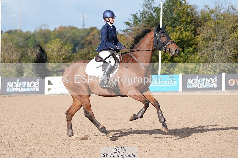 251005-102856-02554 - Cls 22 British Novice and 90cm