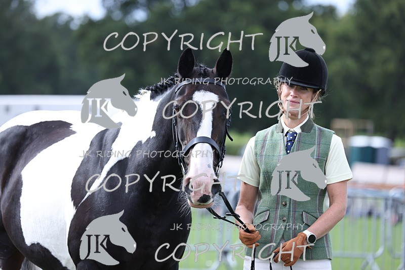 APP_2655 - Class 9 Veterans in hand