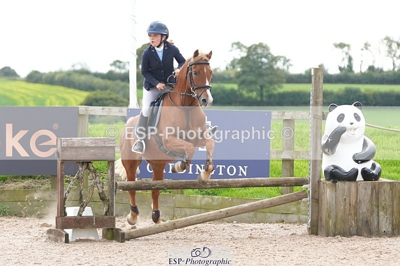 250921-143722-03695 - Cls 20 Pony 80cm Derby