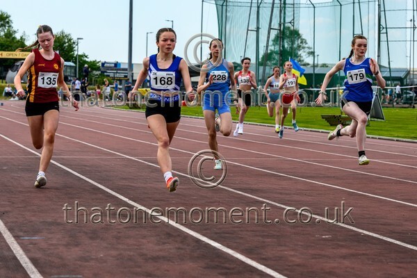 West25Sat-910133 - Track Female Set Two