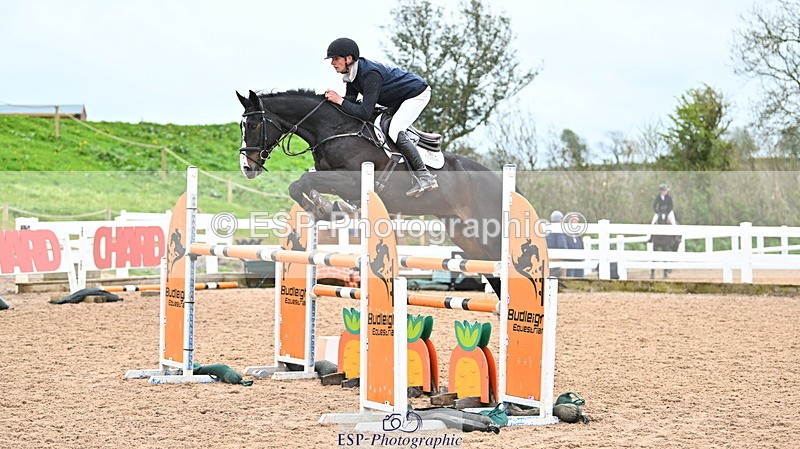 240501A-134919-00863 - Cls 8 Snr Foxhunter and 1.20m Open