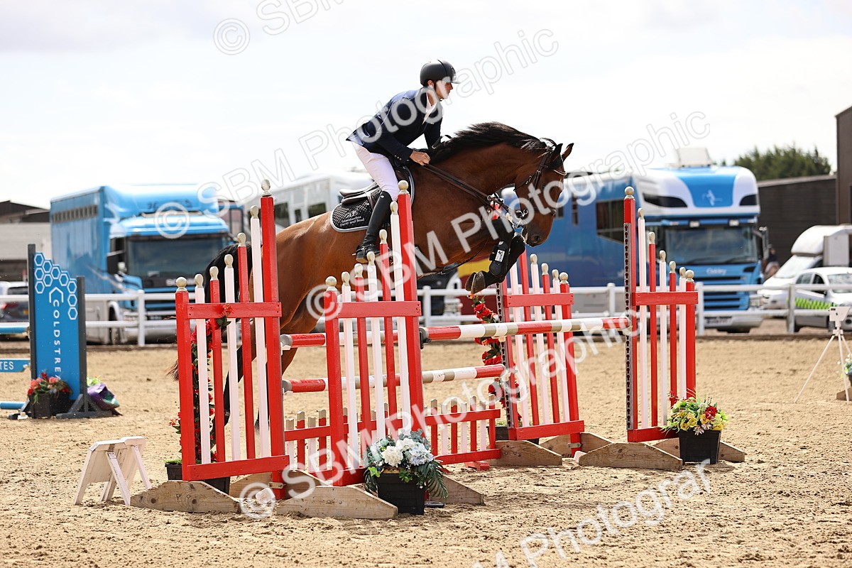 SBM_009607 - Class 8 - Senior Newcomers - 1.10  Open