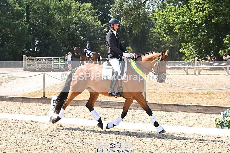 250810A-132646-06642 - Medium SILVER Presentations