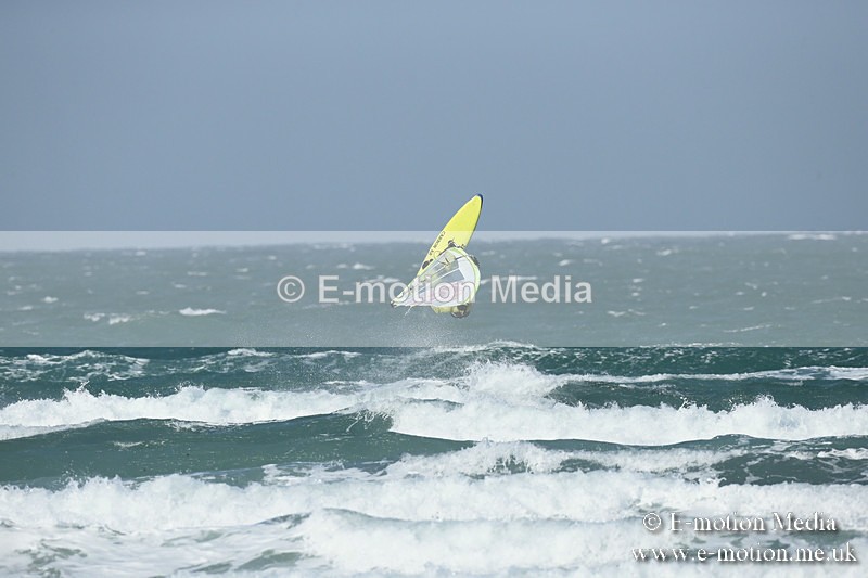 WS 020413-223 - Windsurfing