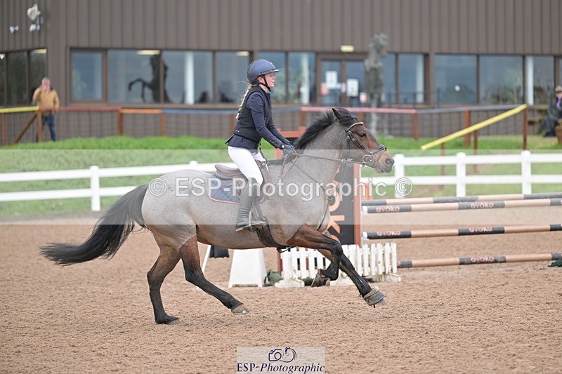 251116-115740-01297 - Cls 6 Pony Newcomers and 1m Open