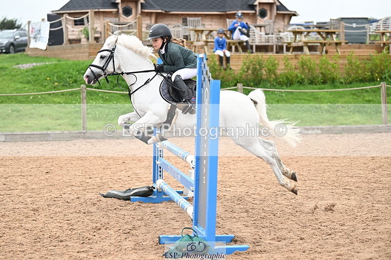 240907A-123000-01645 - Cls 3 Pony Medium Team 80cm & 90cm