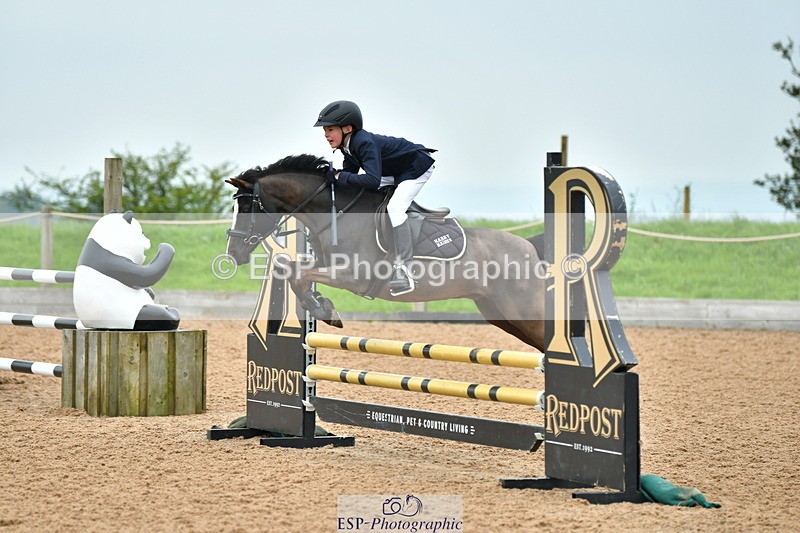 230513A-091105-00054 - Cls 11 Stepping Stones 128+138cm