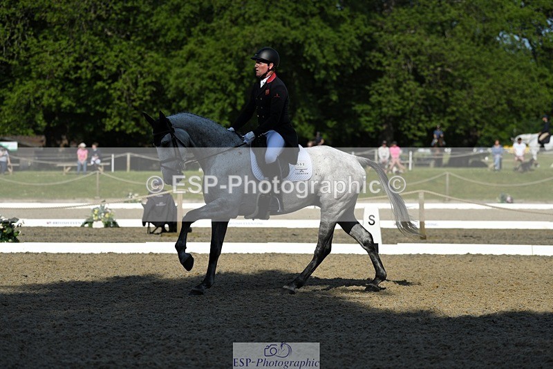 230525-090814-01540 - 302-EN_TARO_DES_VERNIER-Oliver_Townend-WEDTrotUp+DR