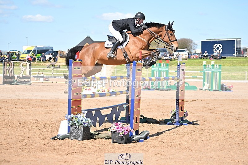 240420A-141050-11638 - Cls 7, 2 Star Medium Tour 1.35m