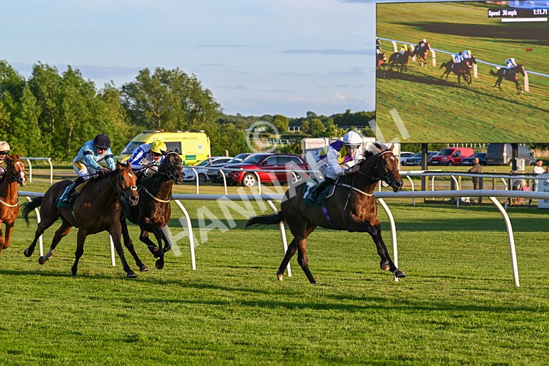 300525-Race 5-Wicket Keeper-7847 - Race 5