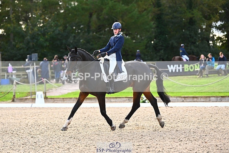 231021-143348-17870 - 358-ROYALE.MESSENGER-Anna.Singer-DR