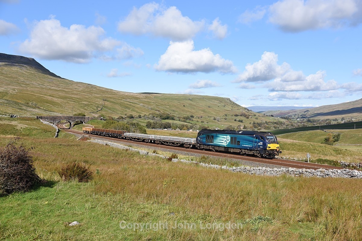 JL - 8.10.20 68034 6K05 Carlisle - Crewe, Ais Gill - Ais Gill (road bridge southbound)