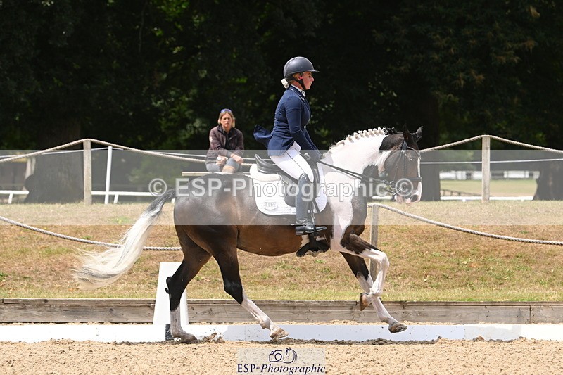 250720A-123915-10420 - 164-Dominique.Kinnaird-Perry-Pallas.Vanquish