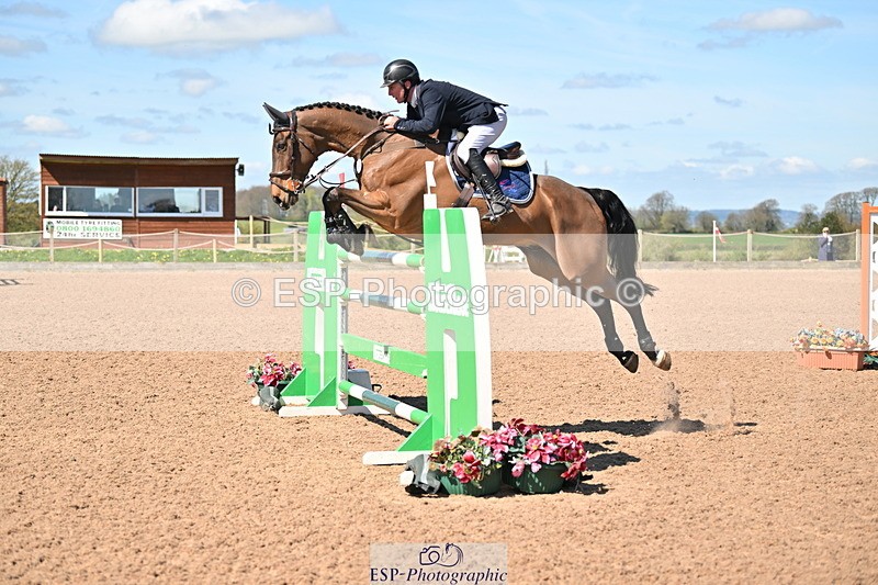 240418A-115614-02737 - Cls 5, 2 Star Medium Tour 1.35m