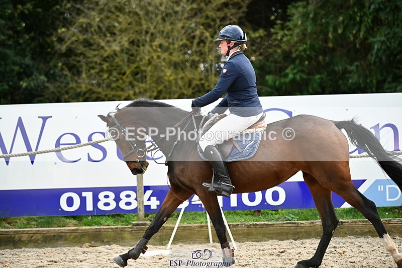 251004A-164939-02230 - Classes 10 & 11 80cm