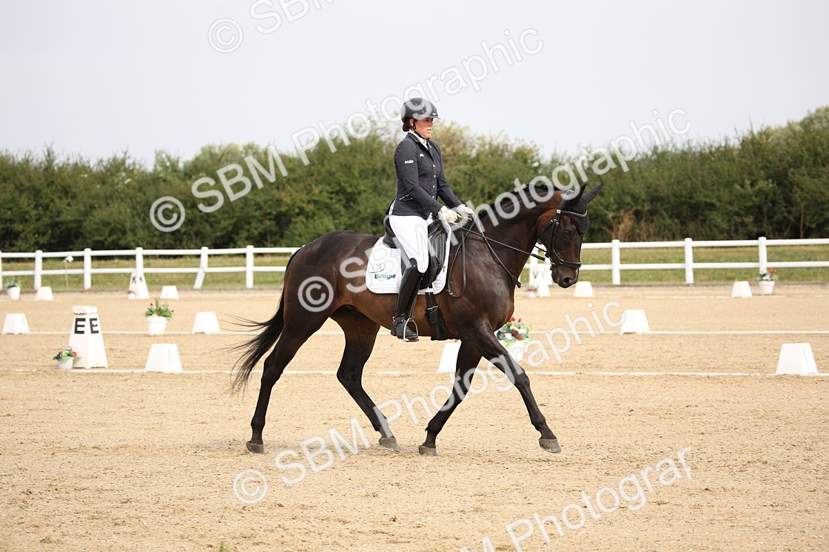 SBM_019608_Class 22 - Novice 73 - 1036-1116 - Cart - Louise