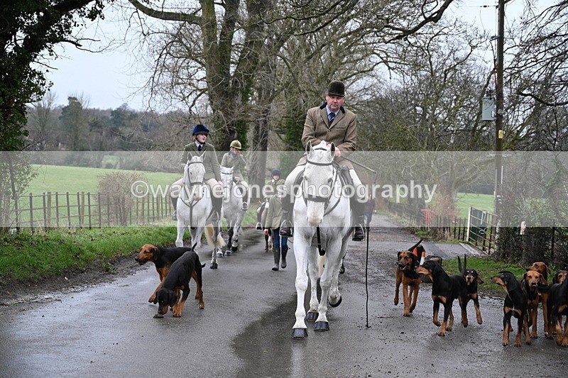 WJ7_9362 - Walk out..