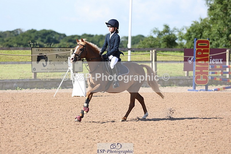 240714A-092514-01556 - Cls 1&2 128cm 10yrs & 70cm Open