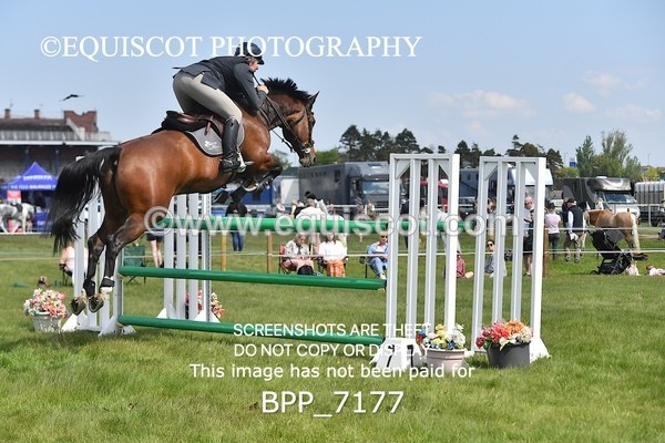 BPP_7177 - CLASS 3 Andrew Hamilton Coach, RHS Foxhunter Championship Qualifier
