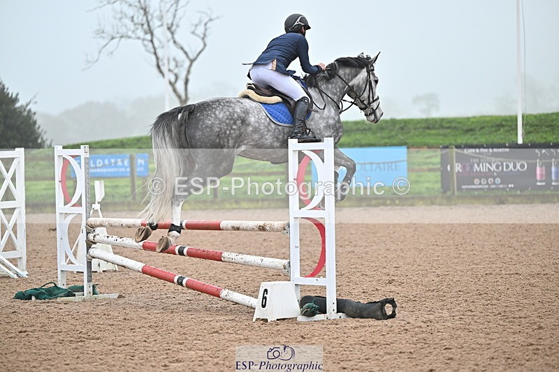 241103A-102405-06631 - SUN Cls 18 British Novice and 90cm Open