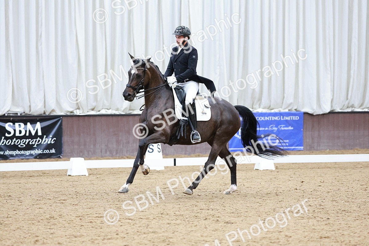 SBM_016658 - Class 5 - FEI INT II - 17.24-18.20