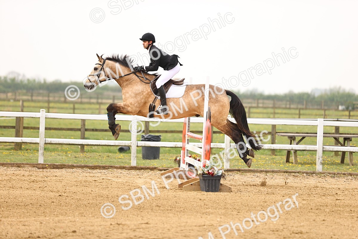  - Class 15 - Senior British novice - 90cm