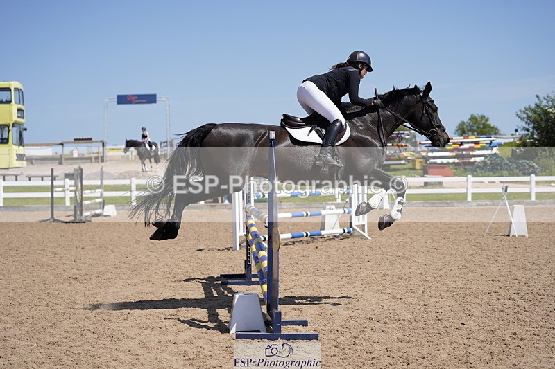 230527A-143740-04701 - Cls 23 1.05m Amateur Quali