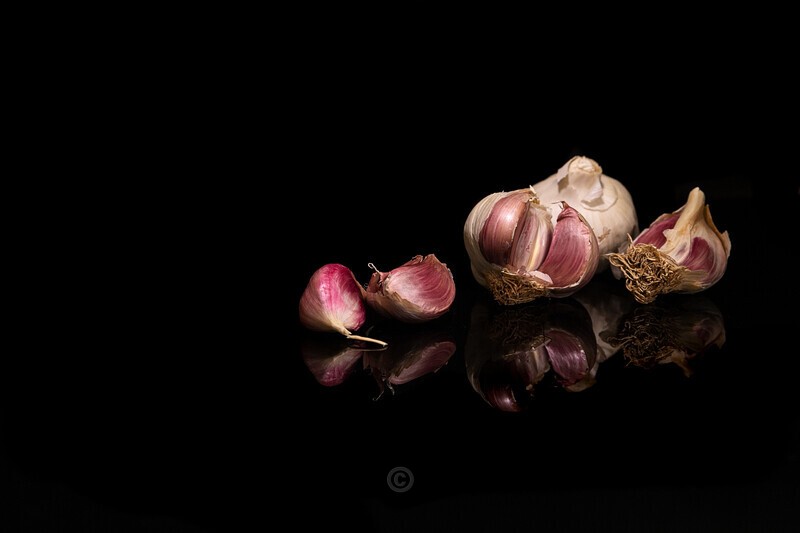 Garlic bulb and cloves - Food Photography