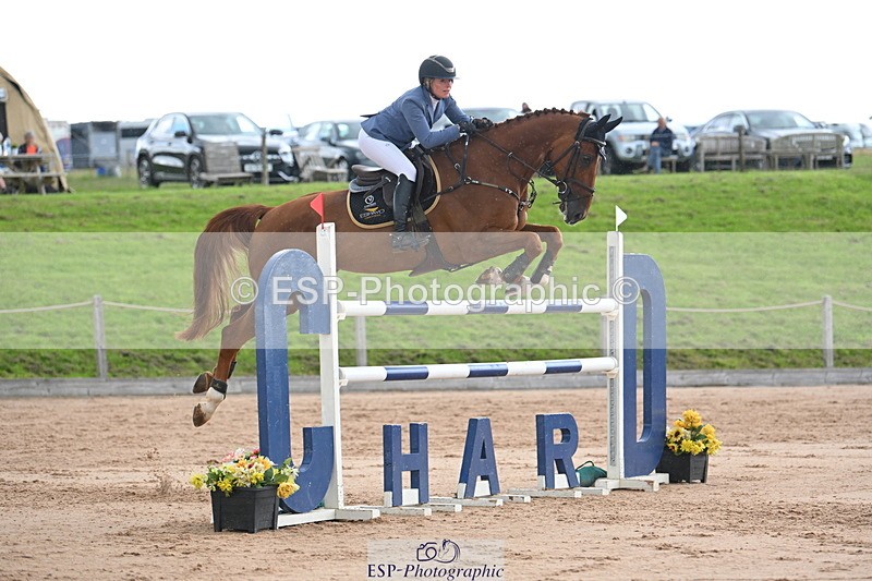 230721A-112039-05620 - Cls 6, 2 Star Medium 1.35m