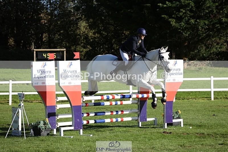 231022-105558-24842 - 651-RATHNAGREW.GREY.TEX-Nicola.Horsley-gubbins-TrotUp+SJ