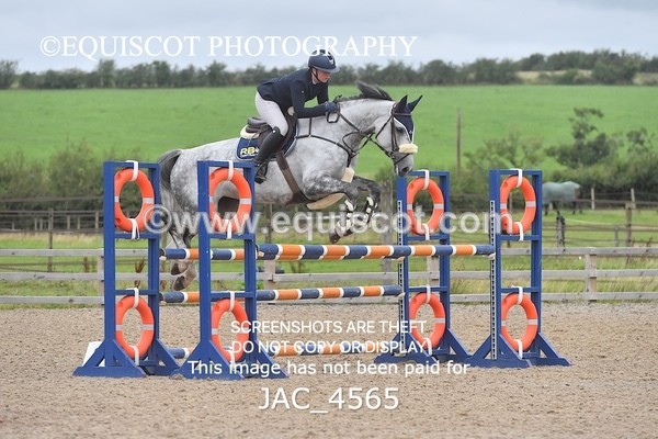 JAC_4565 - CLASS 7 Senior Foxhunter/ 1.20m Open