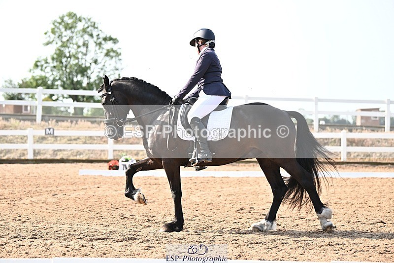 250815-095046-00213 - 027-Samantha.PringTongwynlais.Moon.Dancer