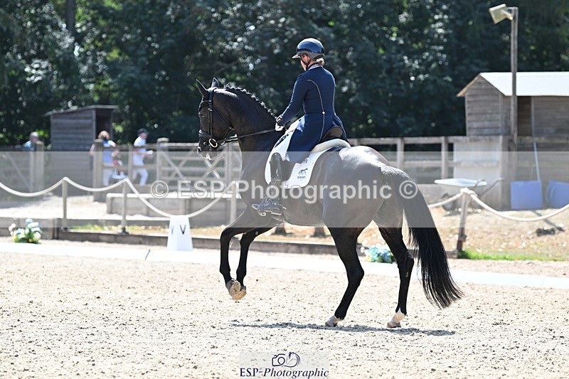 250810A-140128-07201 - 070-Abbie.NewburySeagry.Firstamour