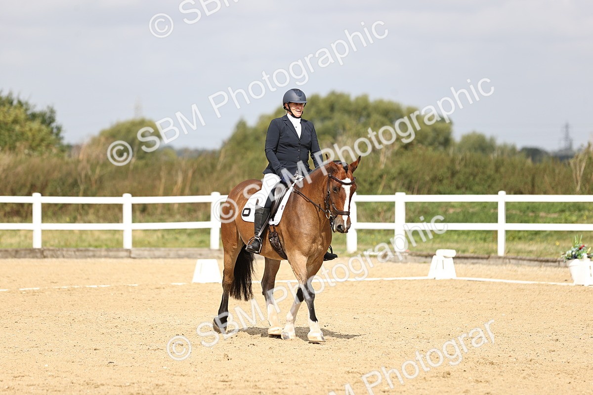 SBM_016239 - Class 14 - Novice 23 - 10.29-11.32