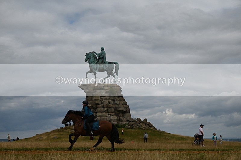 DSC_6259 - Time at Statue 12:17 to 12:44