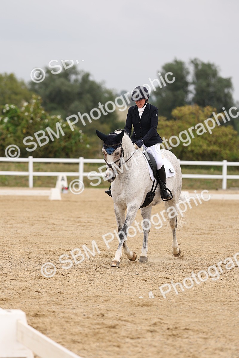 SBM_01624 - Class 9 - Novice 27 Champs