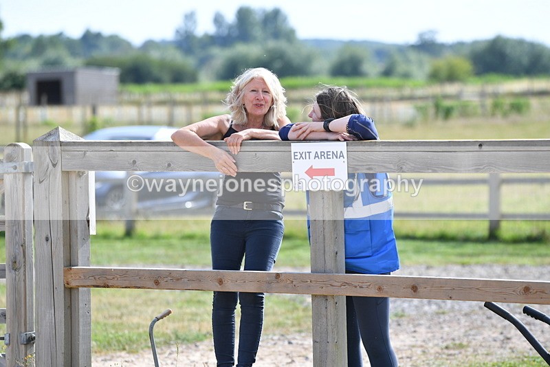 WJ5_5698 - Poles off the floor