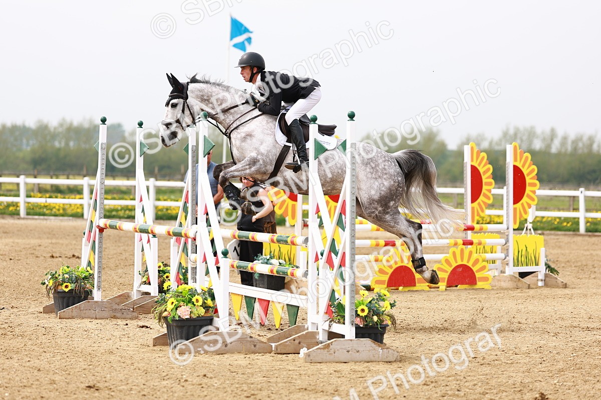  - Class 17 - Senior 1.05m