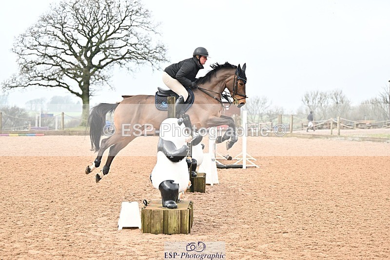 250122-140219-00558 - Cls 6 Foxhunter and 1.20m
