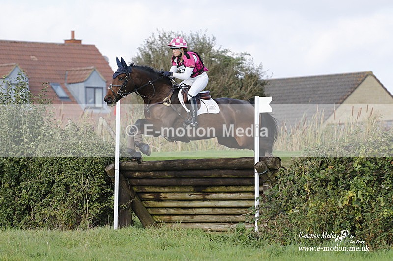  WWHT 171021 3918 - Open (1.00m)  17/10/21