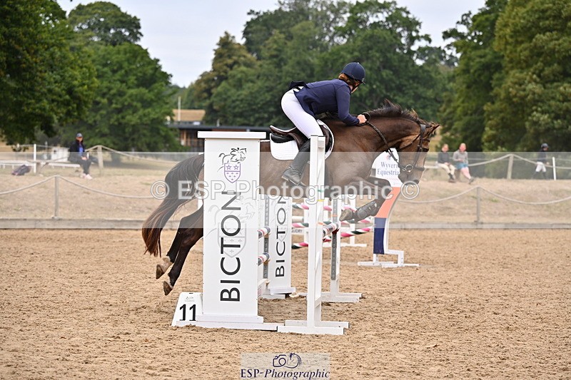 250817A-110105-03983 - Cls 16 Snr British Novice