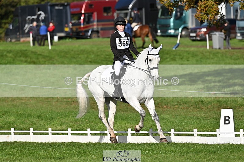 251024A-114447-09748 - G-565-Katie.Maddox