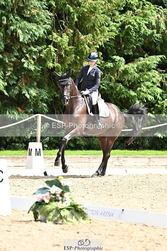 240811-141939-06330 - 115-Lucy.Amy-Millenium.Falcon